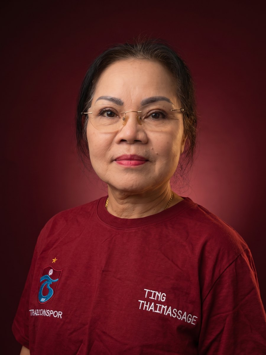 Nonthaya, Therapeutin bei Ting Thaimassage